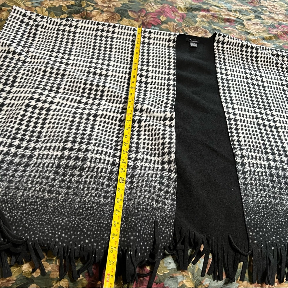 Eivissa Women’s Cape Shawl Wrap Black White Reversible Ombre One Size - Picture 11 of 13